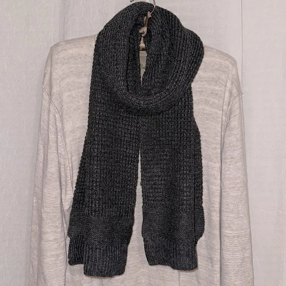 Ryan Seacrest Distinction Charcoal Gray Knit Scarf